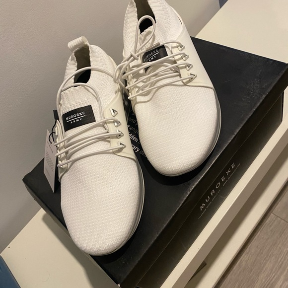 NWT white shoes - Picture 5 of 5